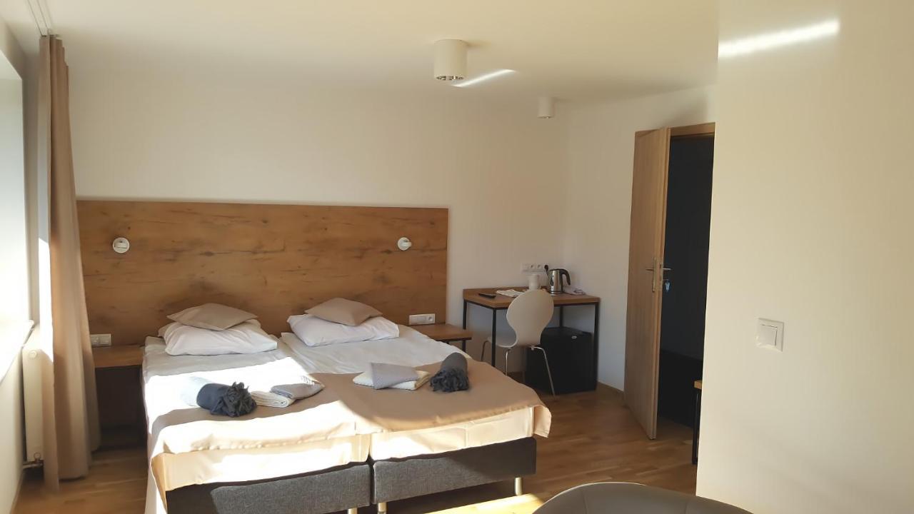Wodnik Uslugi Hotelarskie, Apartamenty รอวี ภายนอก รูปภาพ