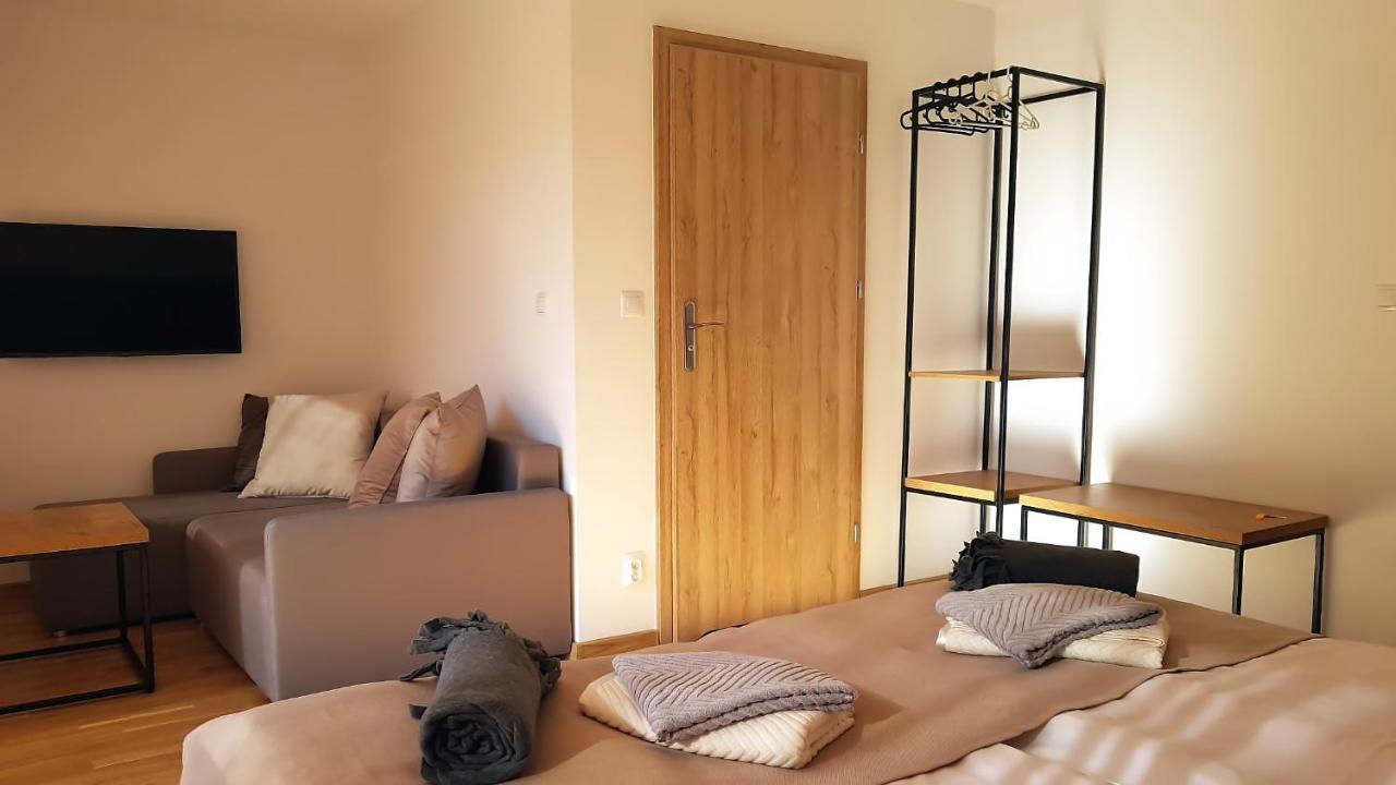 Wodnik Uslugi Hotelarskie, Apartamenty รอวี ภายนอก รูปภาพ