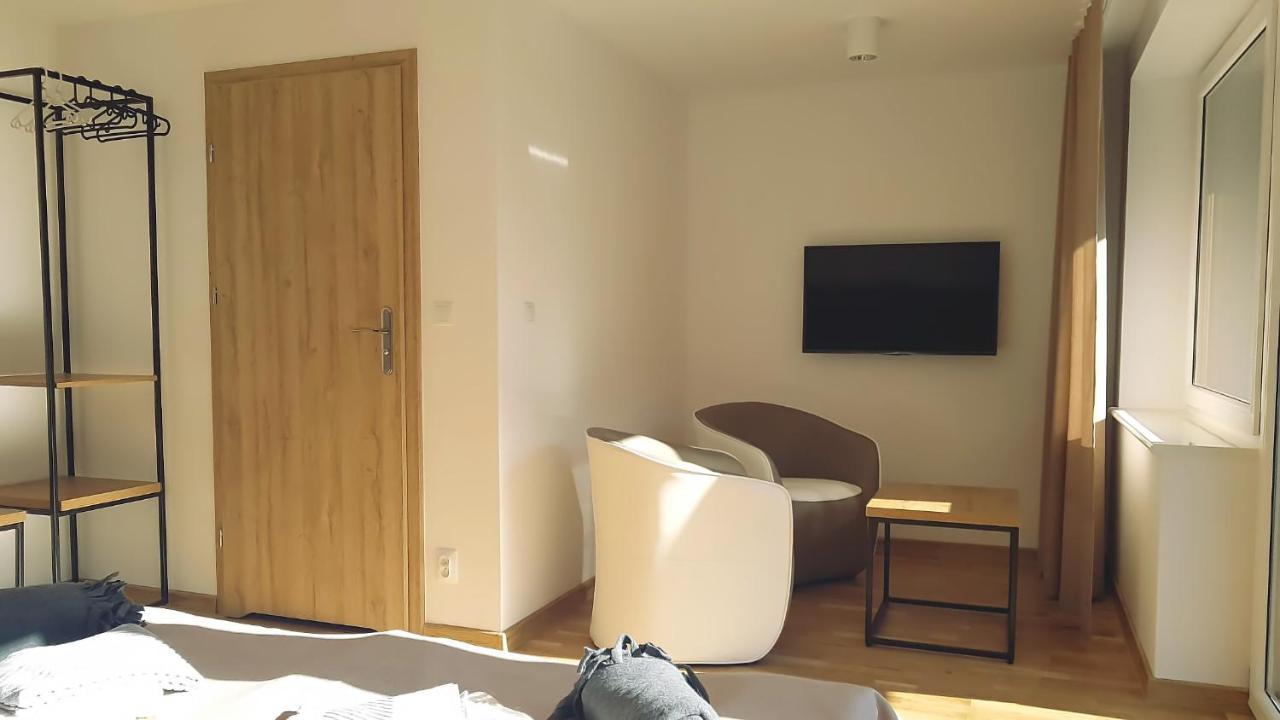 Wodnik Uslugi Hotelarskie, Apartamenty รอวี ภายนอก รูปภาพ